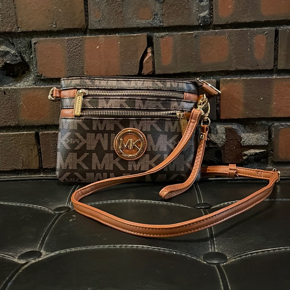 Small Mik young purse